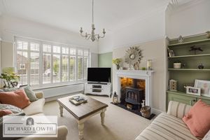 Lounge- click for photo gallery